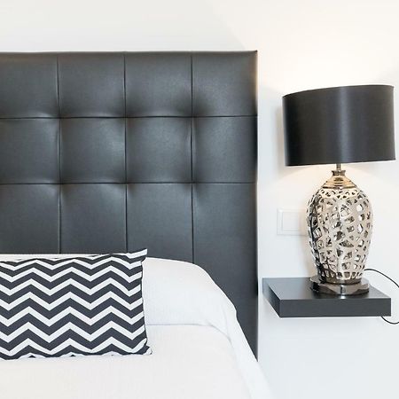 Stunning Spacious City Apartment With Free Parking Màlaga Exteriér fotografie
