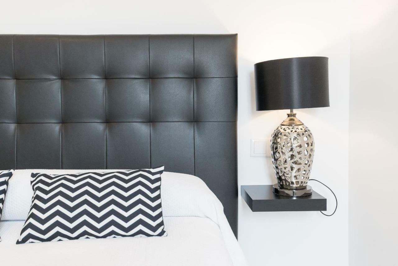 Stunning Spacious City Apartment With Free Parking Màlaga Exteriér fotografie