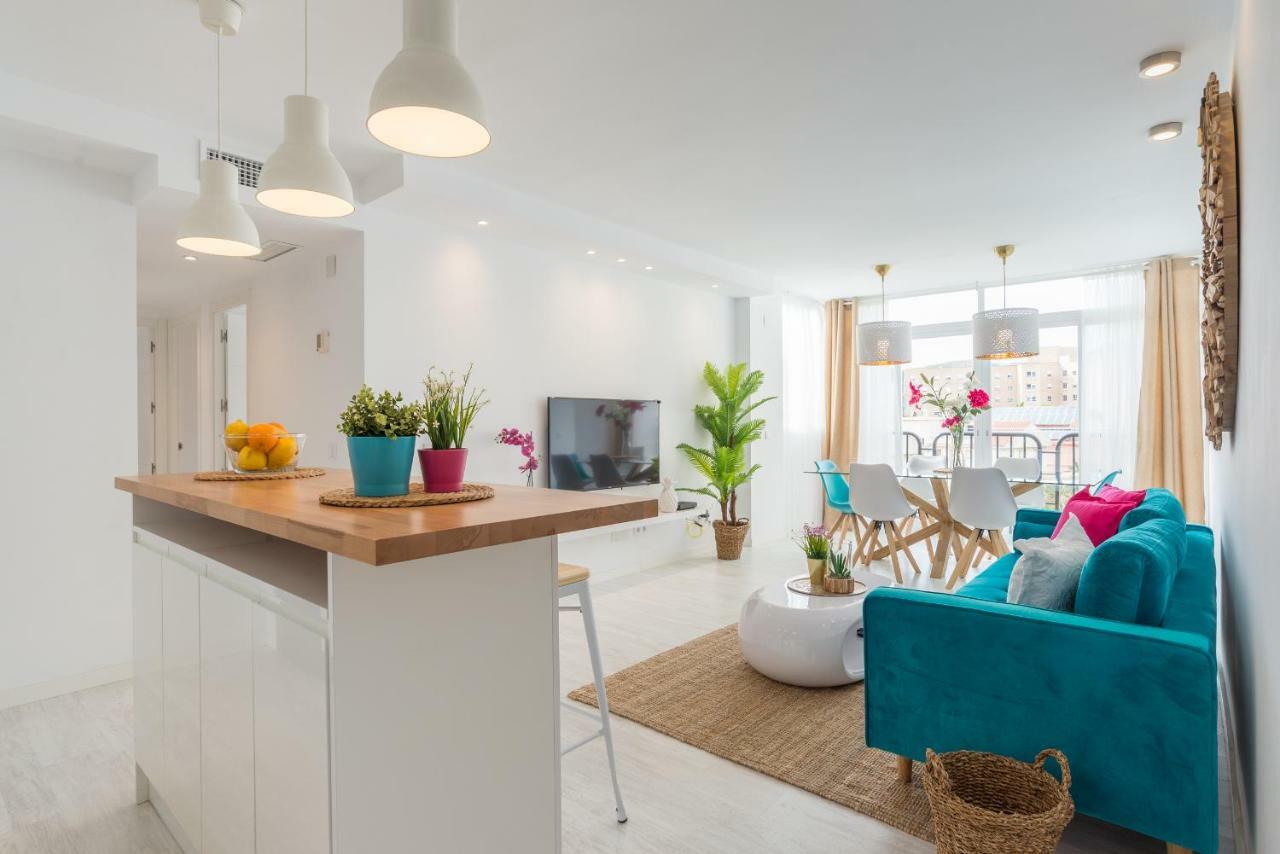 Stunning Spacious City Apartment With Free Parking Màlaga Exteriér fotografie