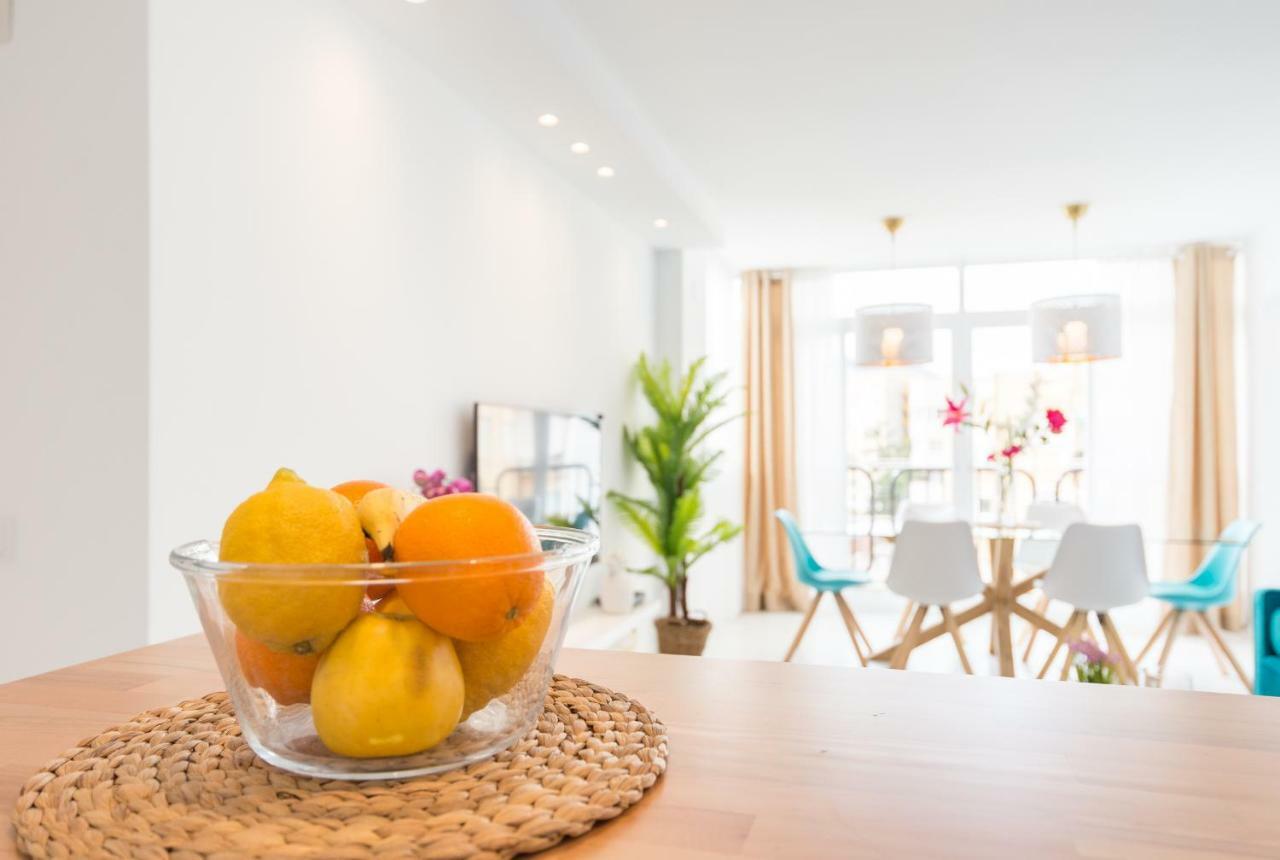 Stunning Spacious City Apartment With Free Parking Màlaga Exteriér fotografie