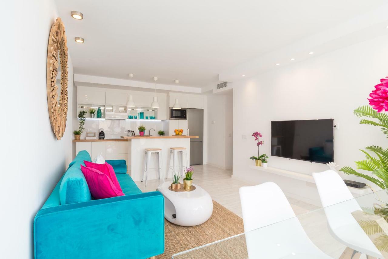 Stunning Spacious City Apartment With Free Parking Màlaga Exteriér fotografie