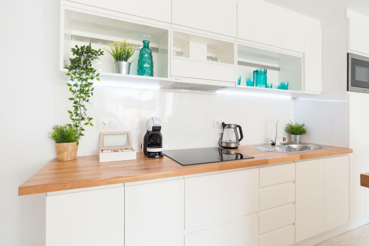 Stunning Spacious City Apartment With Free Parking Màlaga Exteriér fotografie