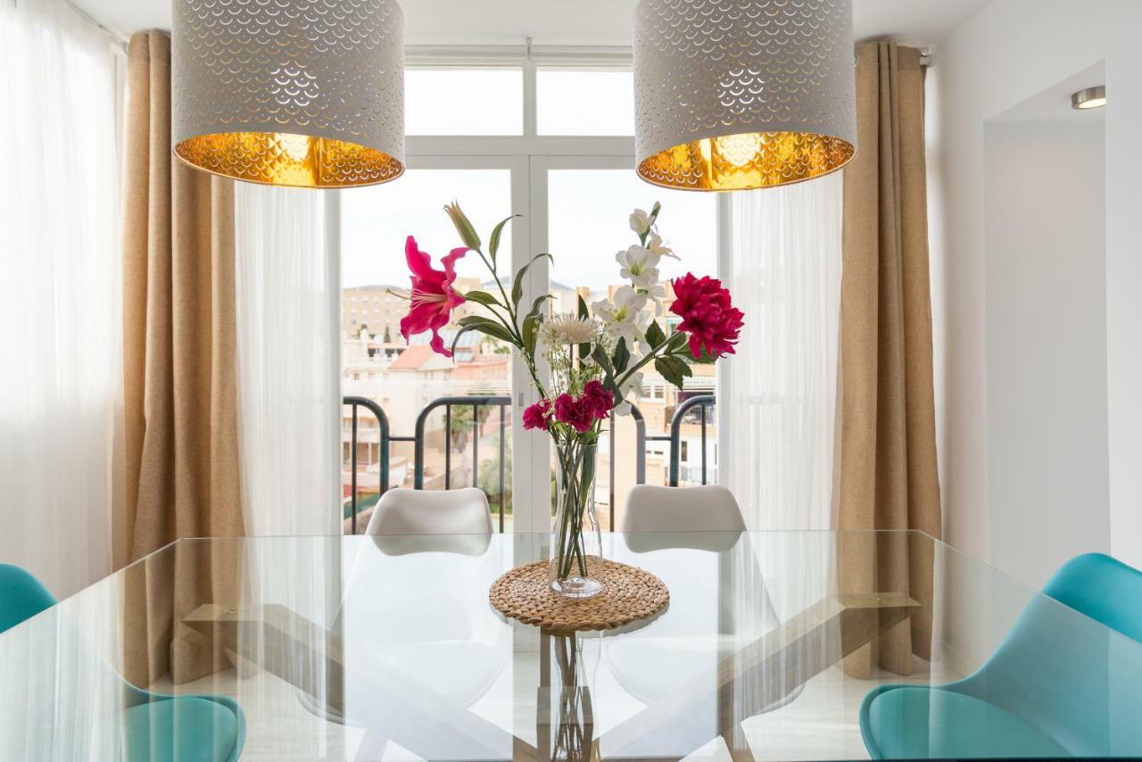 Stunning Spacious City Apartment With Free Parking Màlaga Exteriér fotografie