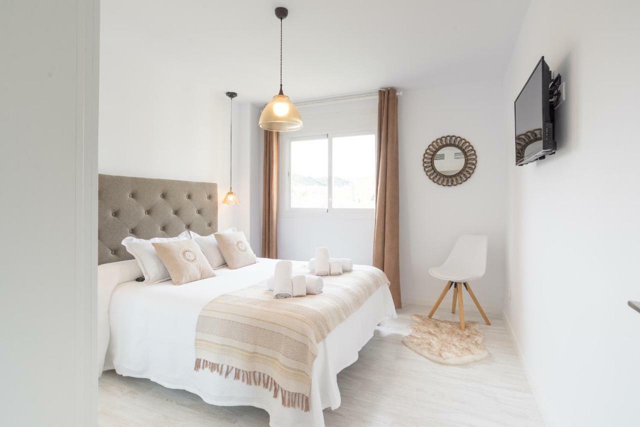Stunning Spacious City Apartment With Free Parking Màlaga Exteriér fotografie