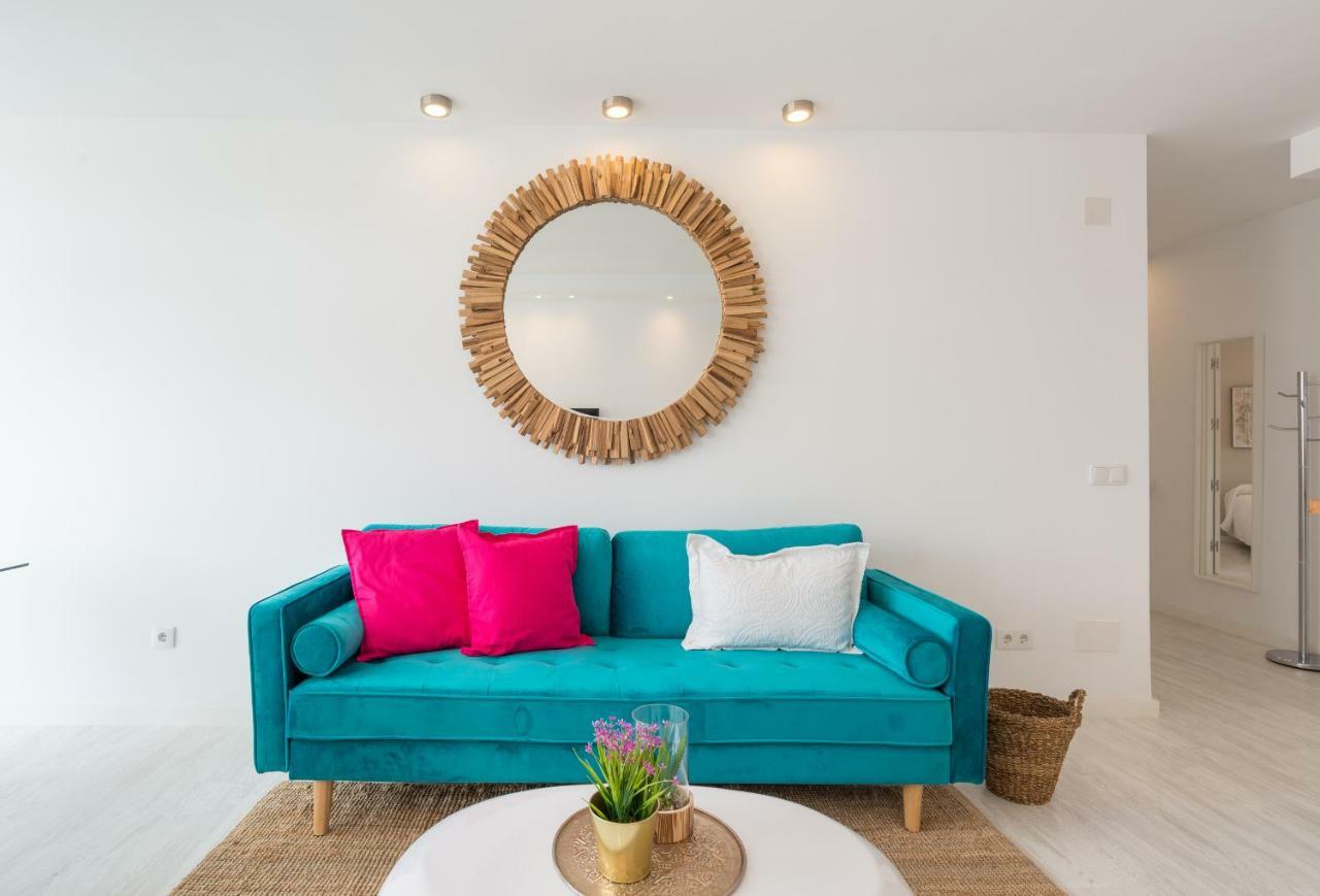 Stunning Spacious City Apartment With Free Parking Màlaga Exteriér fotografie
