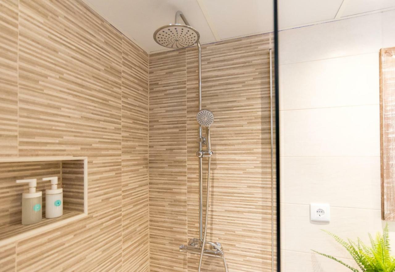 Stunning Spacious City Apartment With Free Parking Màlaga Exteriér fotografie