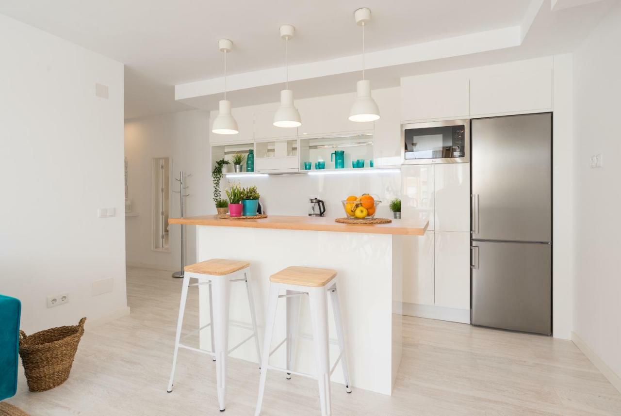 Stunning Spacious City Apartment With Free Parking Màlaga Exteriér fotografie